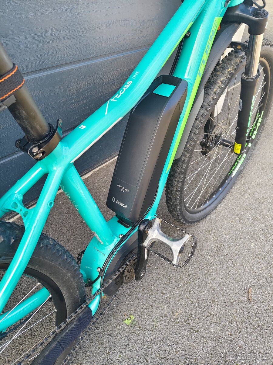 Dámské elektrokolo Cube Access One - 8