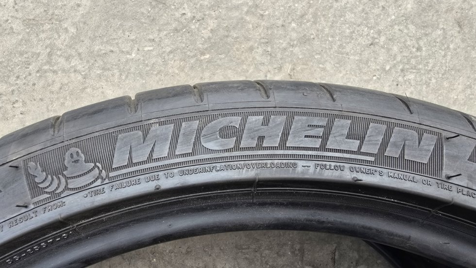 Letní pneumatika 255/35/19 Michelin - 8