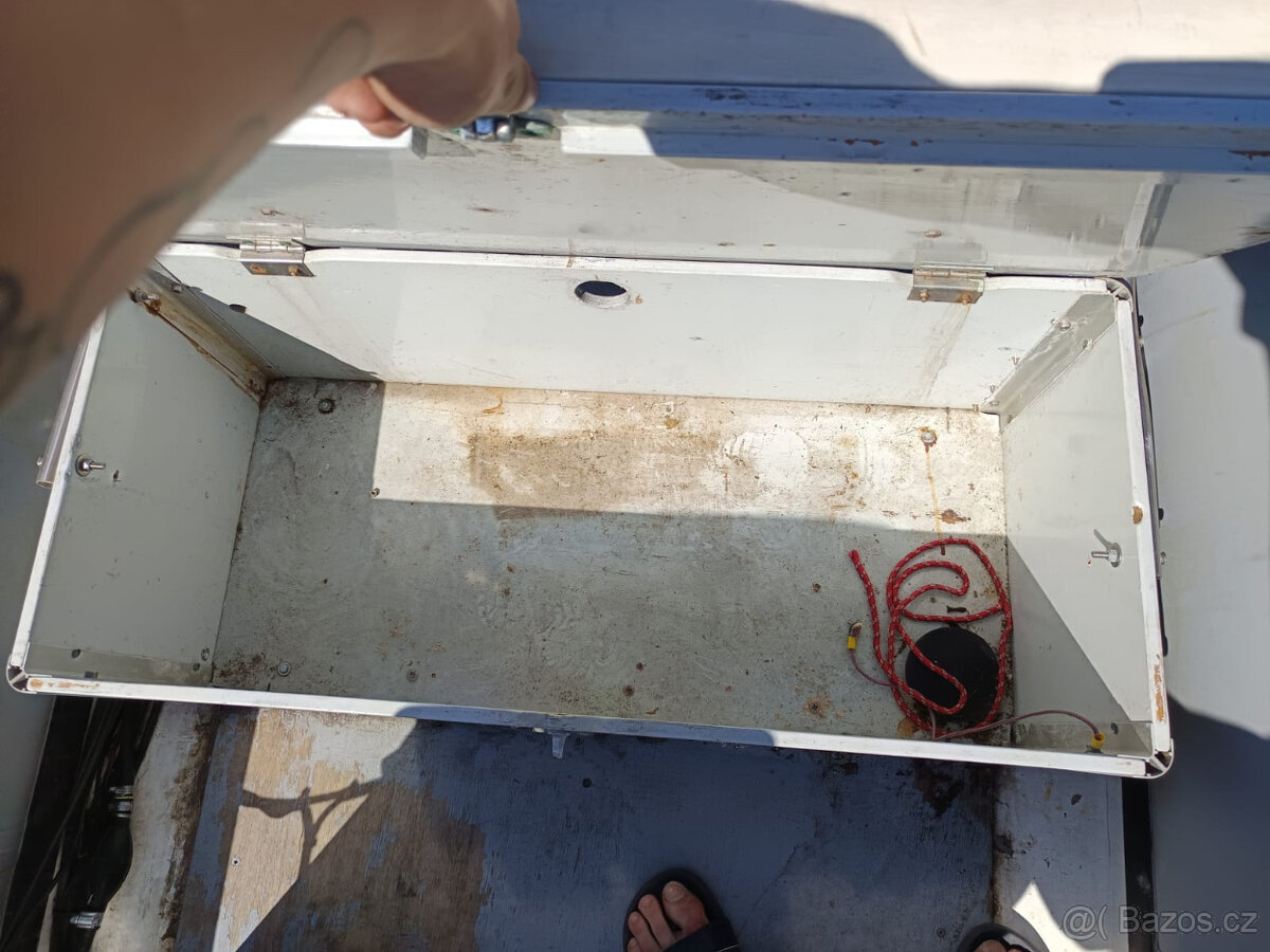 Motorový člun Bat Baltic XL - 8