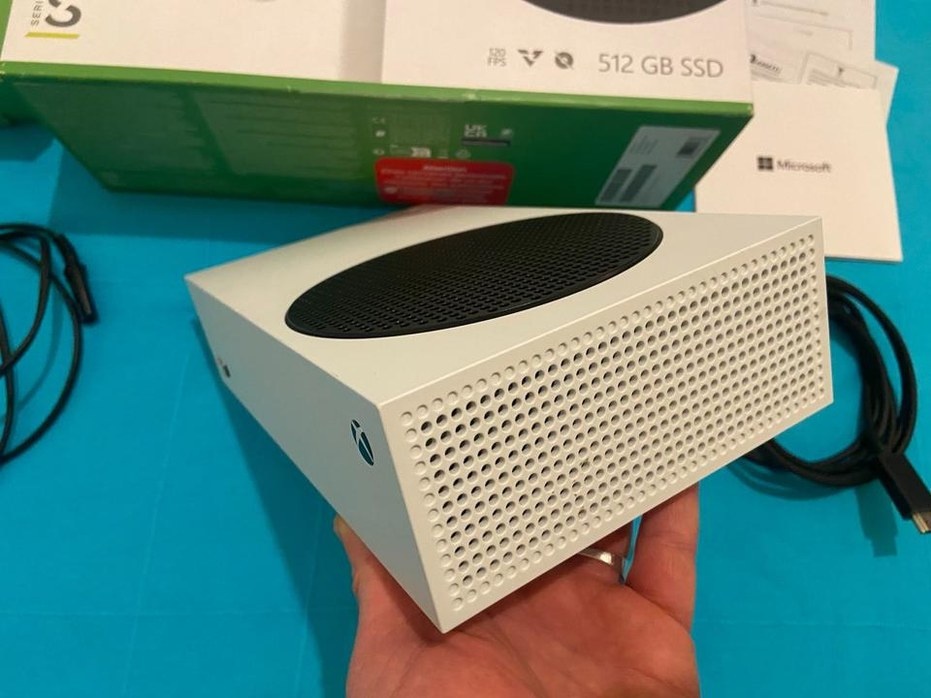 Xbox Series S + ovladač a krabice - 8