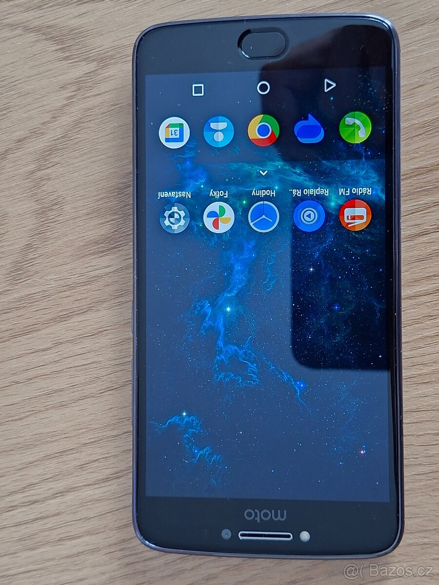 Mobilní telefon Motorola Moto E4 Plus - 8