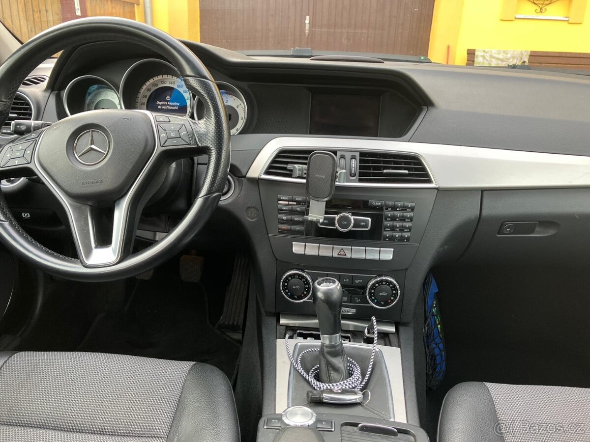 Prodám MB-E200 CDI - 8