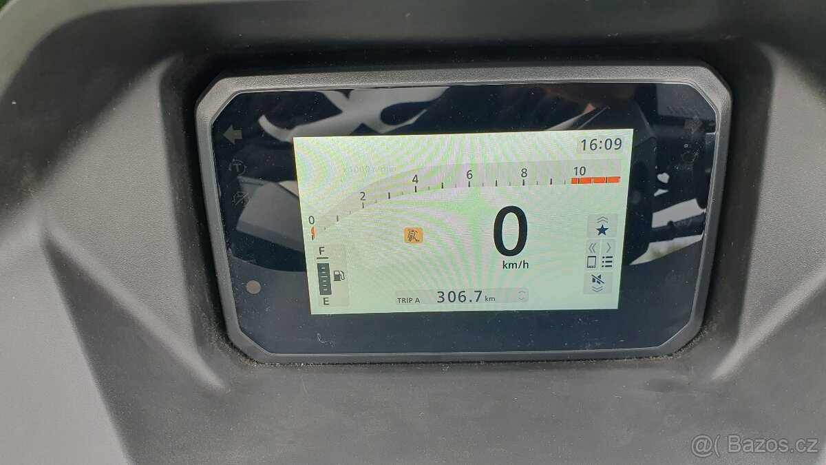 Půjčení skútru v Hradci Králové, zcela nová Honda PCX 125 - 8