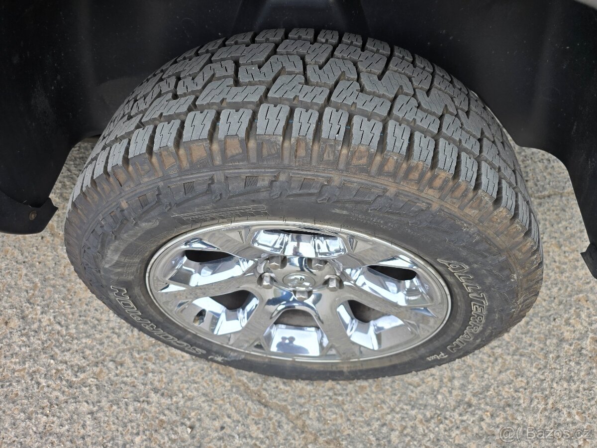 Dodge Ram, 1500 4x4 Laramie 5,7 Hemi NEBOURANÉ - 8