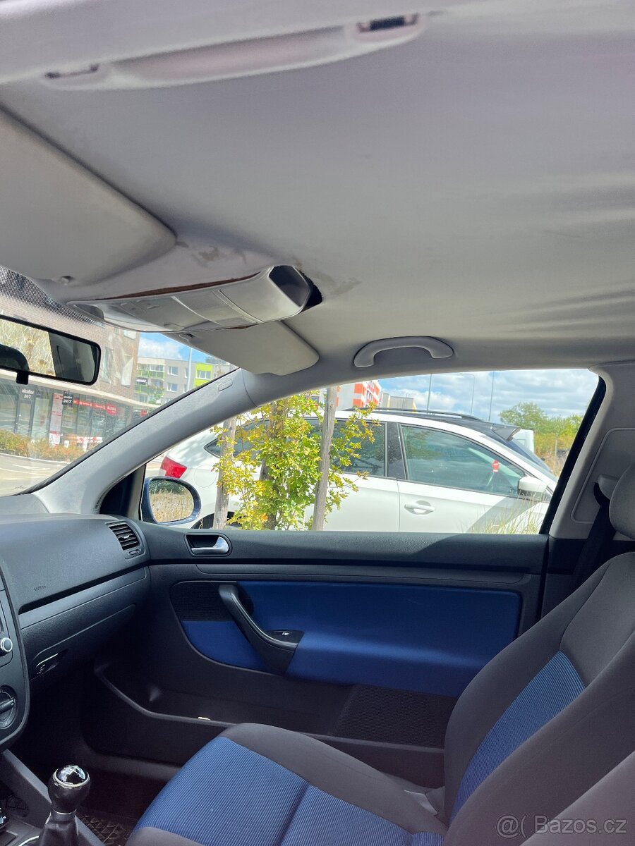 Volkswagen Golf V – 1.6 75 kW – spolehlivý a udržovaný vůz - 8