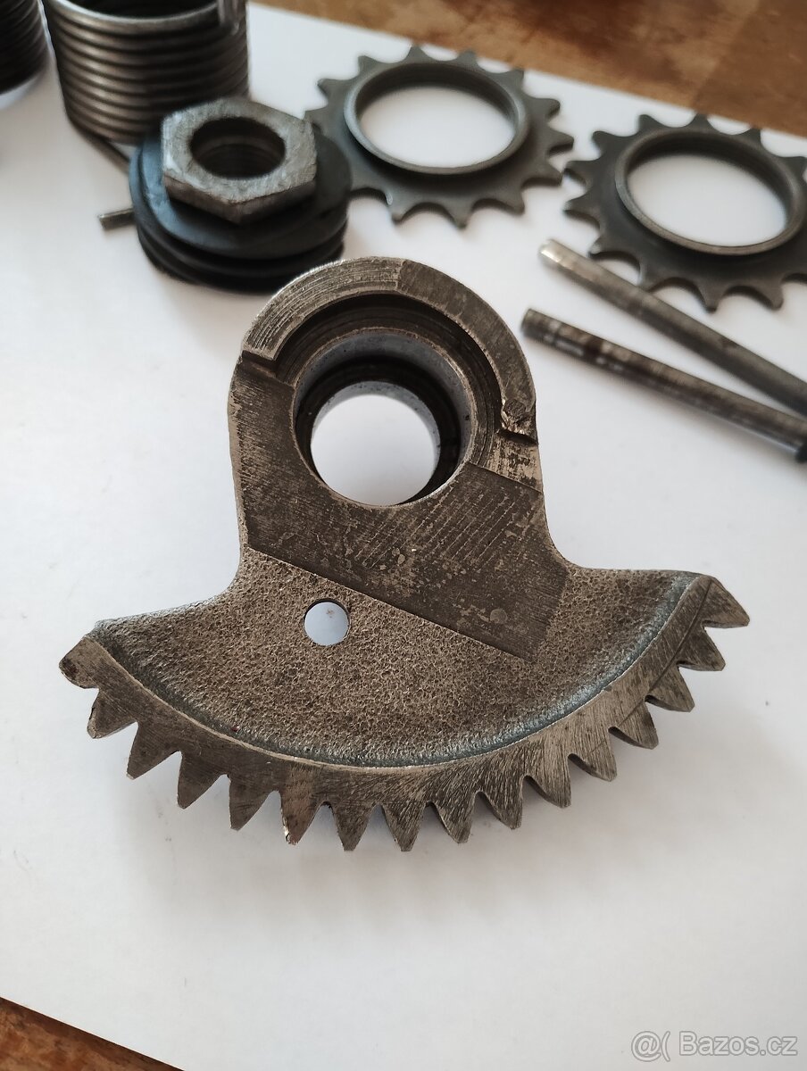 Prodám náhradní díly z motoru jawa 350 / 634 - 8