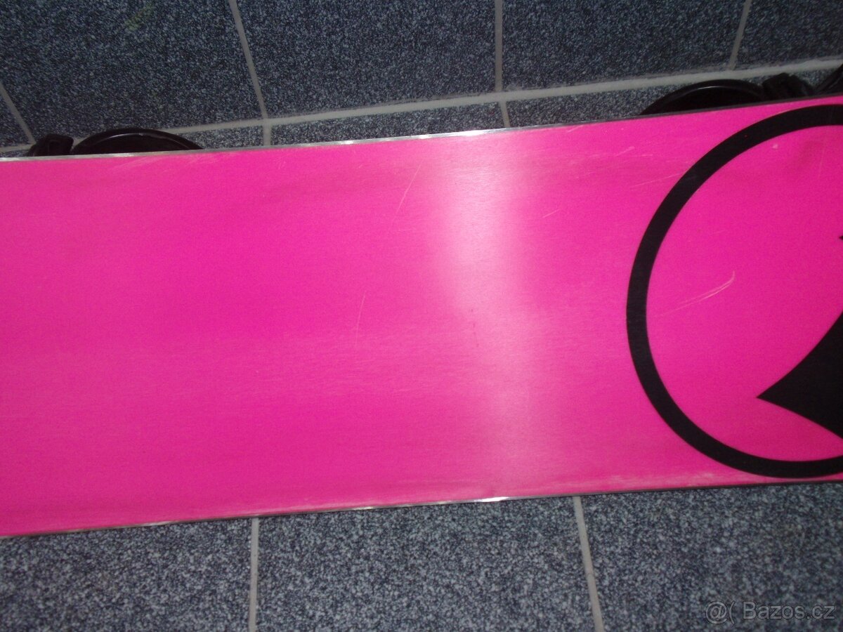 PĚKNÝ DÍVČÍ NABROUŠENÝ SNOWBOARD TRANS 120 CM+VÁZÁNÍ S - 8