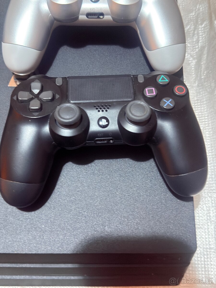 PlayStation 4 Pro 1TB + 2 ovladače + nabíjecí stanice – TOP - 8