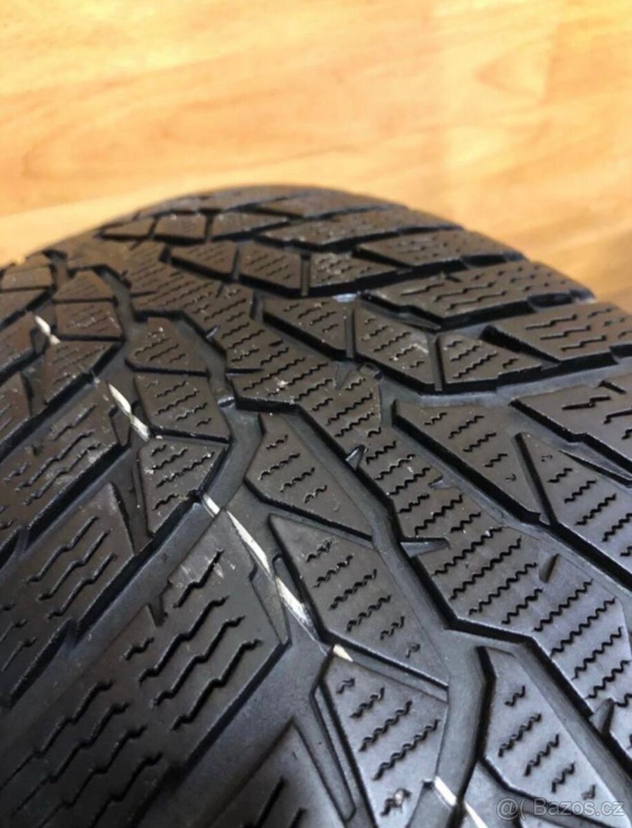 Zimní pneu 195/60/16 - 8