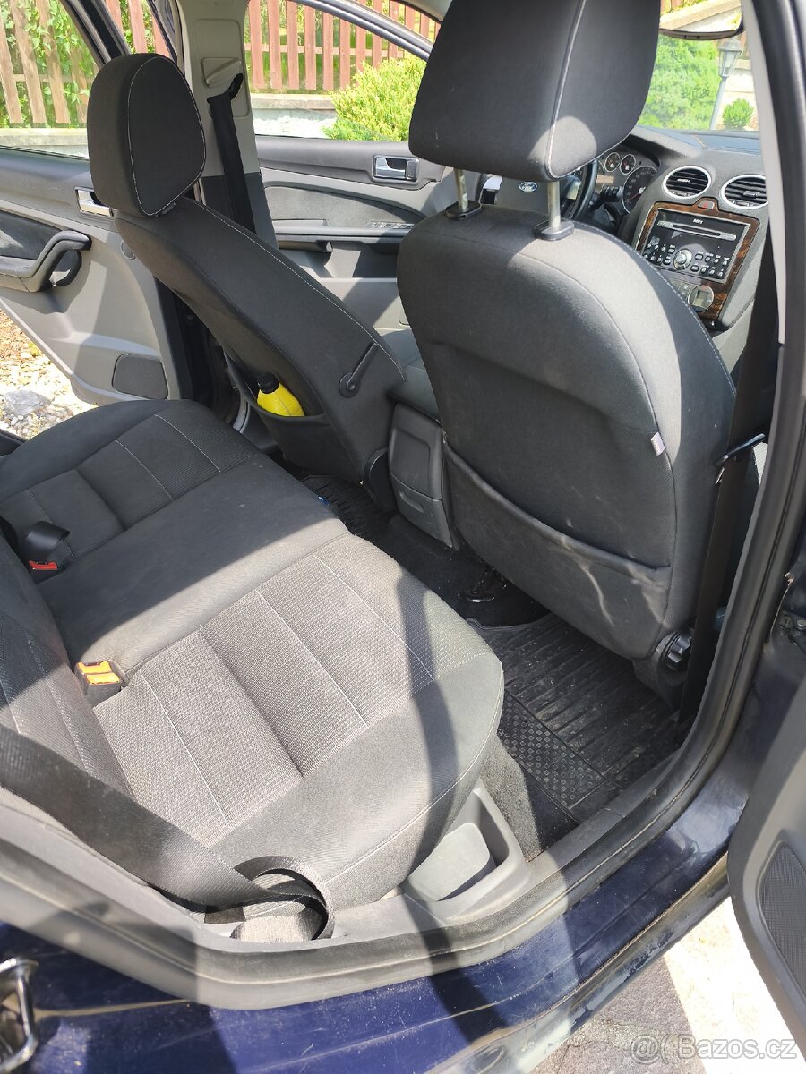 Ford Focus MK2 1.6i Ghia - 8