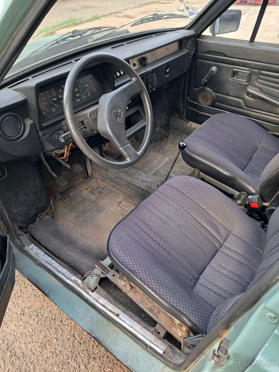 Škoda 105 S r.v. 1986 na ND - 8