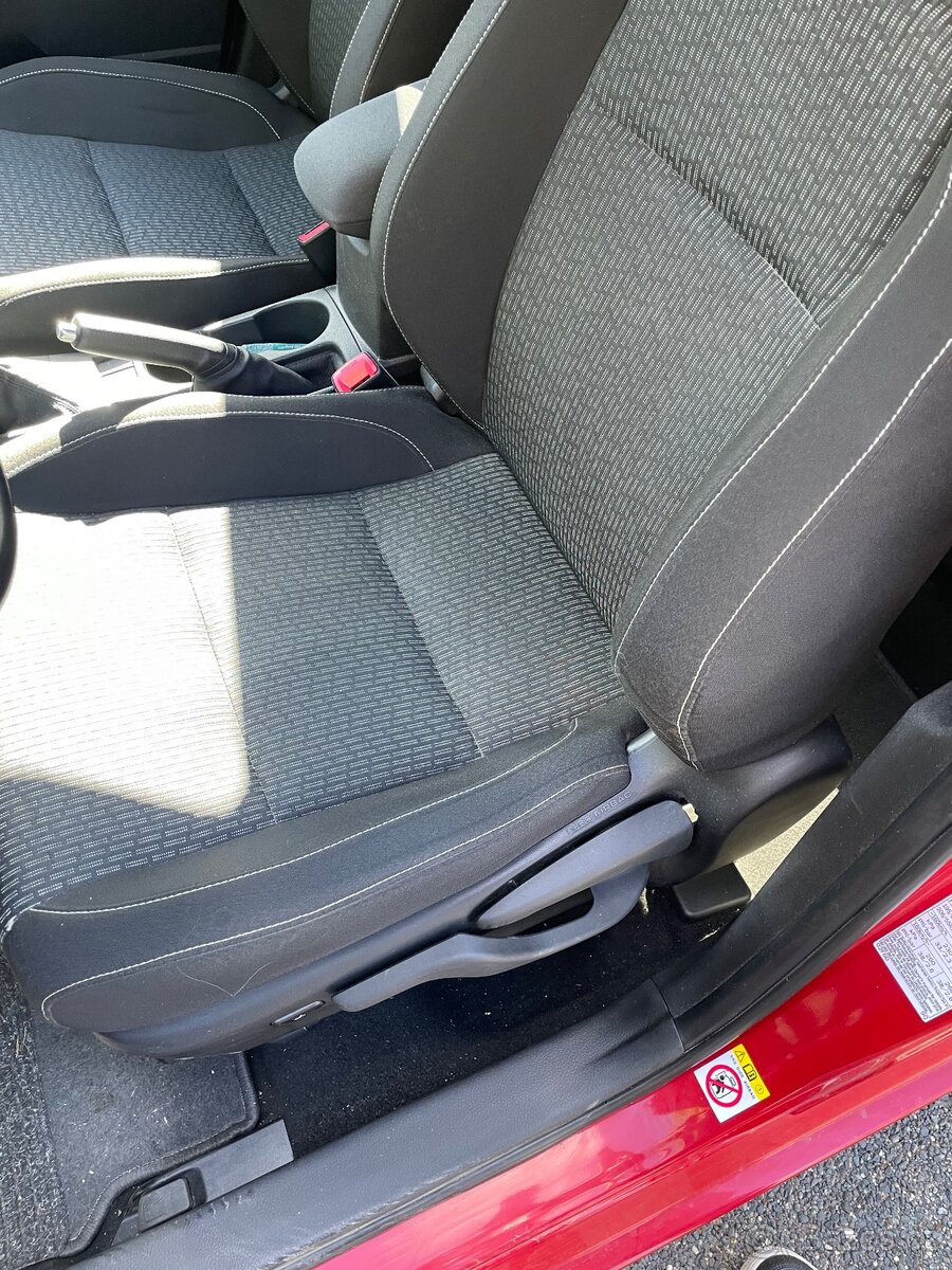 Toyota Auris 1.6 89000km - 8