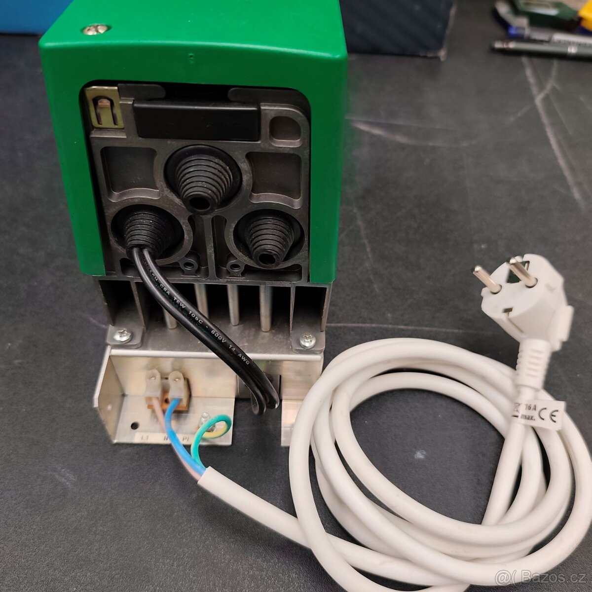 Frekvenční měnič COMMANDER SE 230/400V použitý funkční - 8