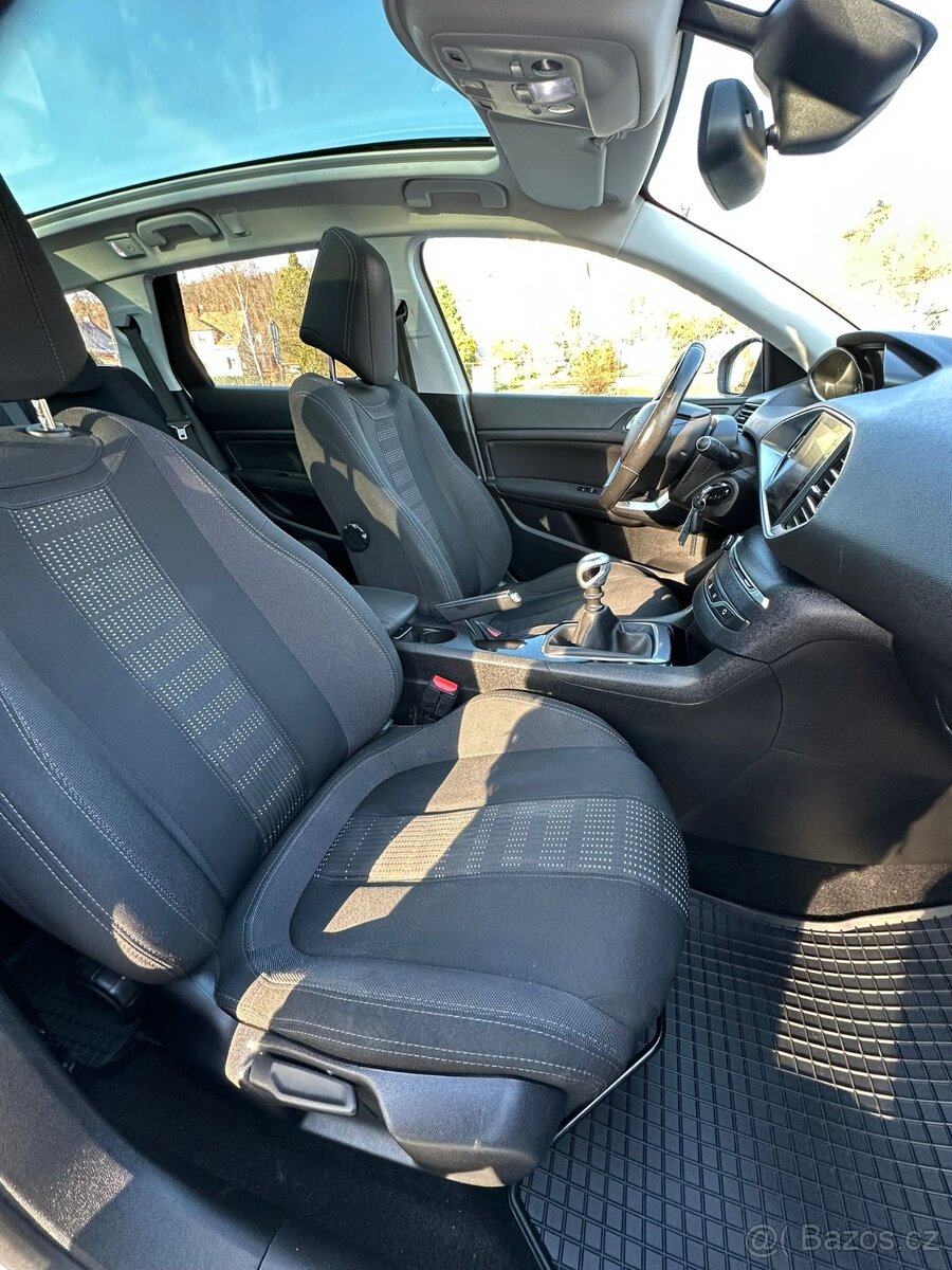 Peugeot 308, 1,6 HDi 88 kW PANORAMA . - 8