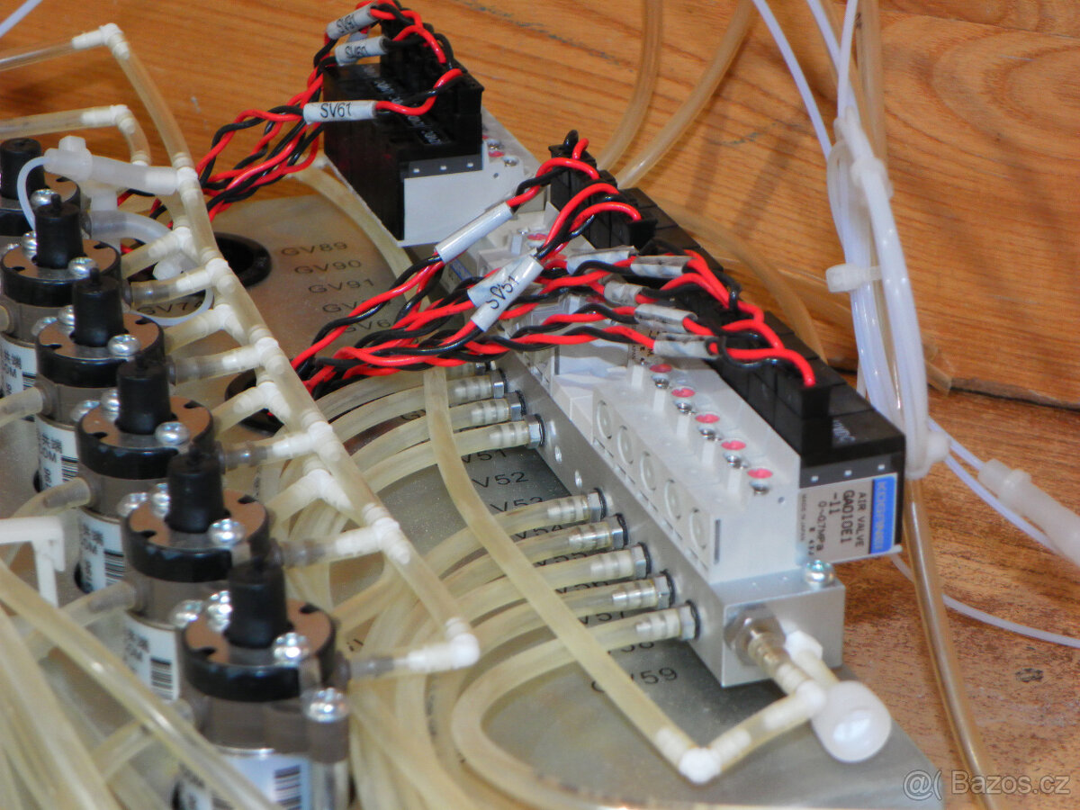 Pneumatický a hydraulický rozvaděč KOGANEI - 8