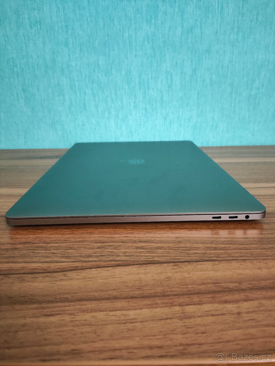 MacBook Pro 15 A1707 | i7 • 16GB • 512GB - 8