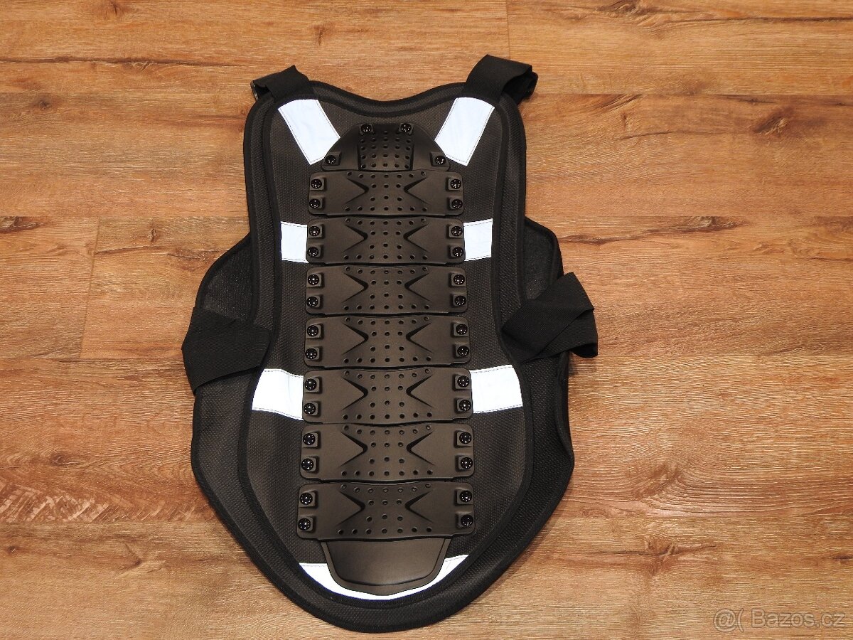 Chráničová vesta Nová - 8