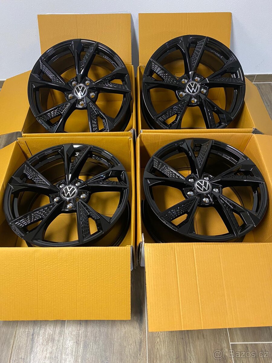 5x112 R18 MAM RS6 Black - 8