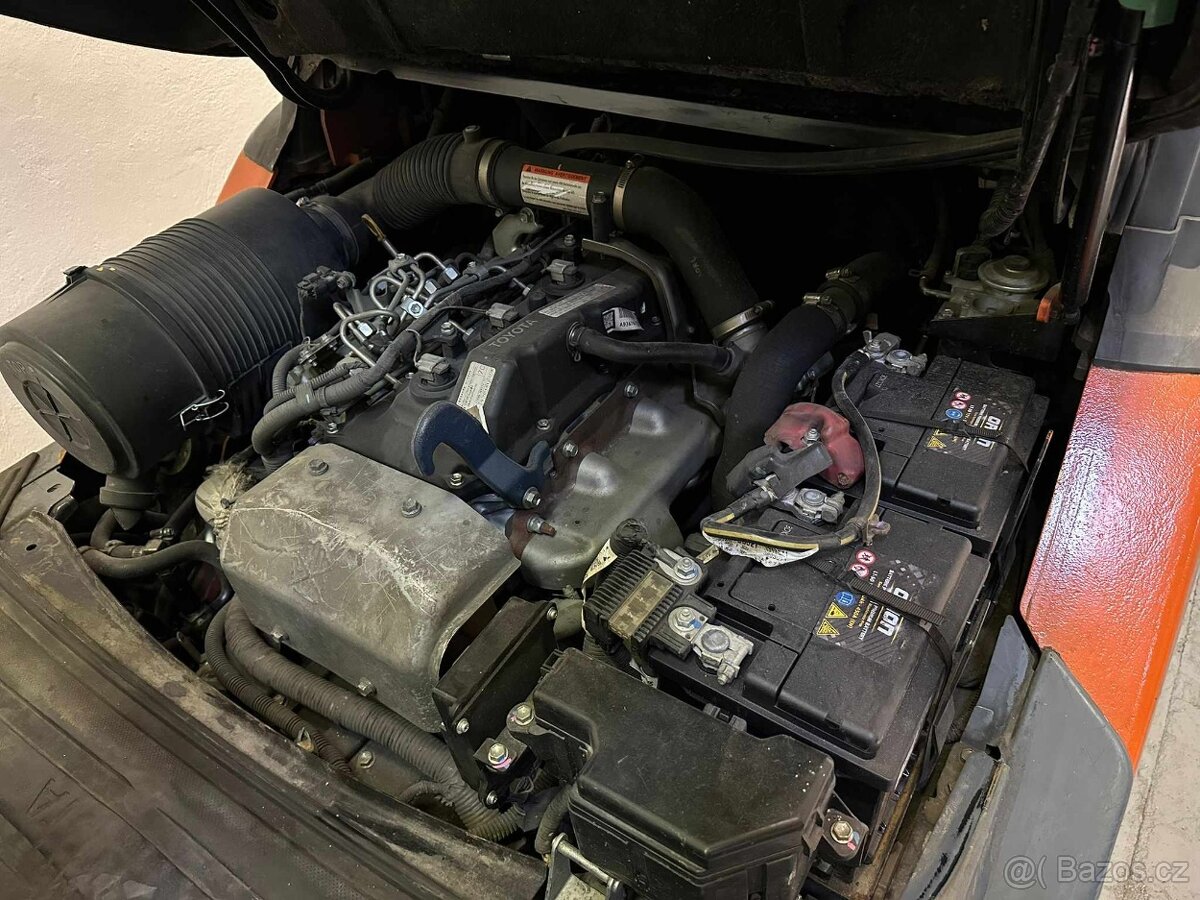 Vysokozdvižný vozík TOYOTA 4t, r.v. 2017 - 8