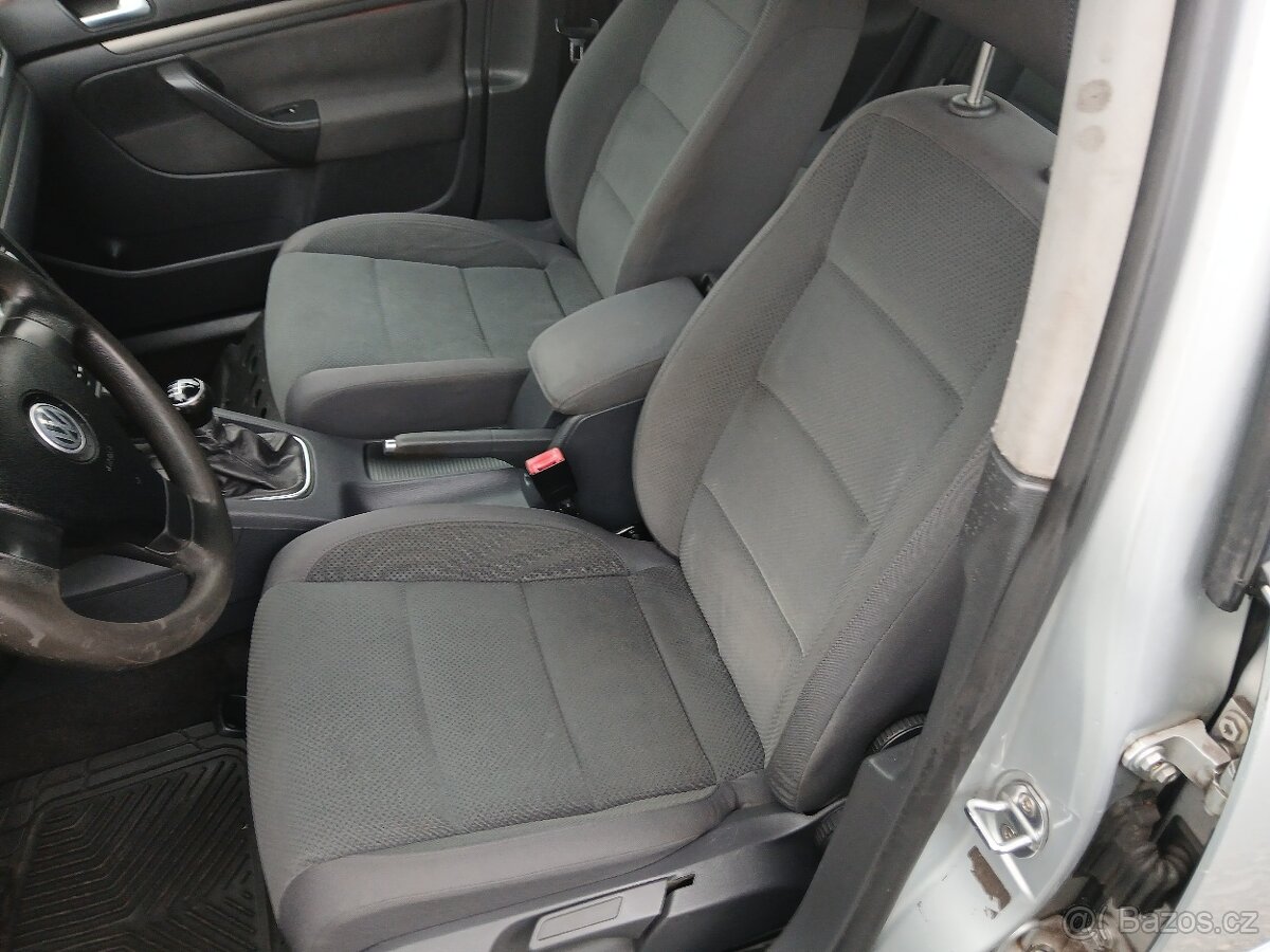 Volkswagen Golf 5 1.6 FSI COMFORT - 8