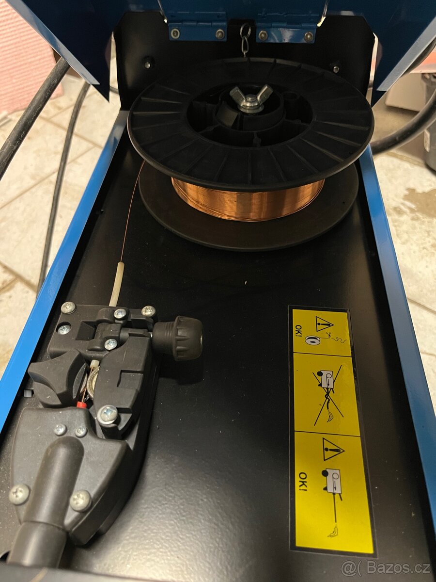 Svářečka CO2 - 8
