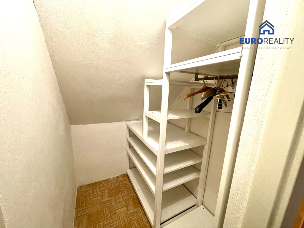 Prodej, rodinný dům, 195 m2, Valy, ul. Borová - 8