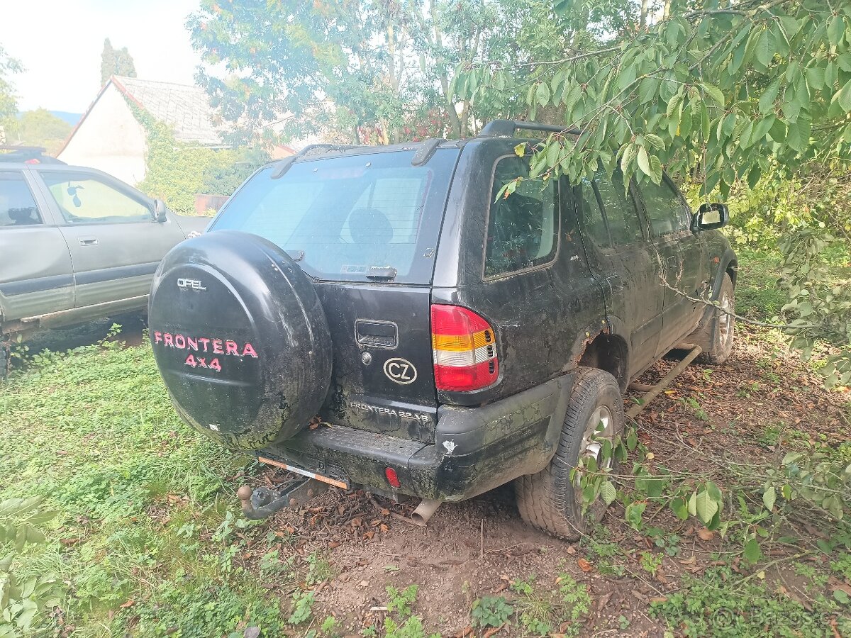 2x Opel Frontera 3.2 V6 - 8