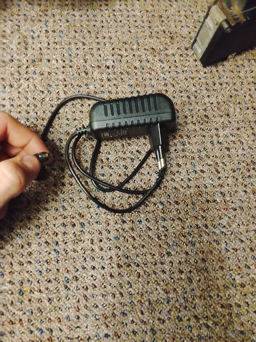 Prodám malý ale šikovný projektor - 8