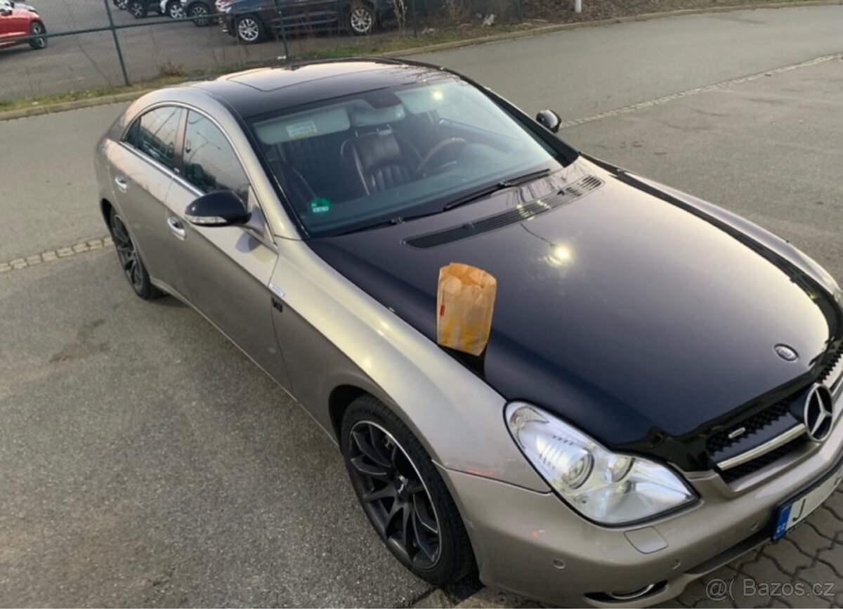 Mercedes Benz CLS 500 V8 - 8