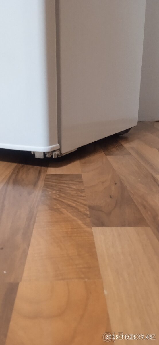 Lednice s mrazničkou dole CANDY - 8