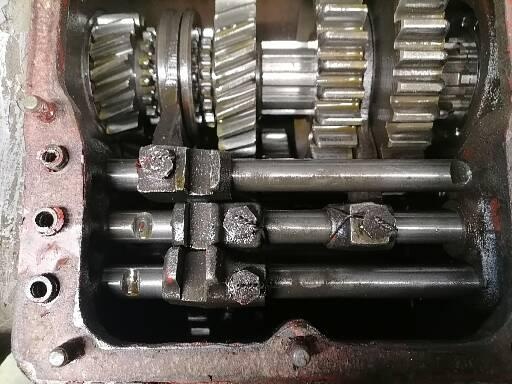 Praga v3s náhradní díly - 8