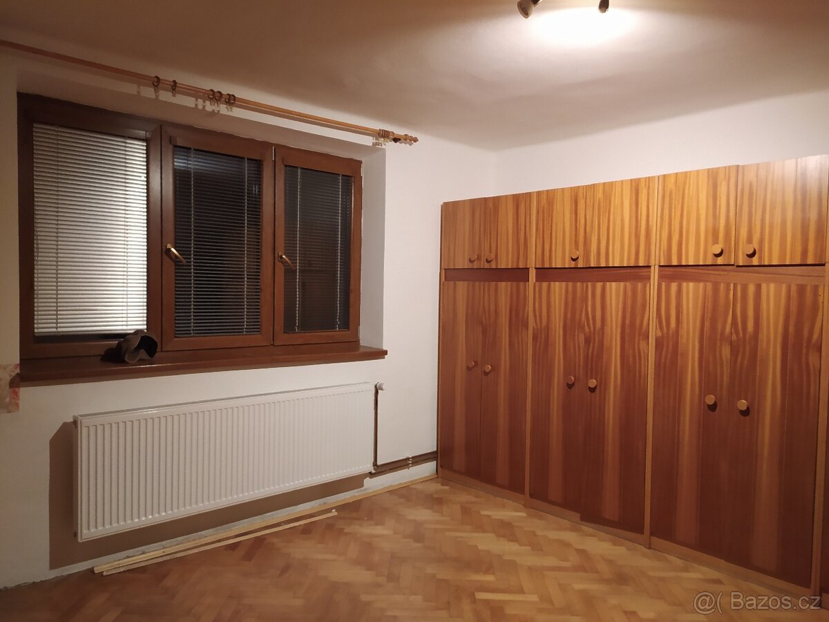 PRONÁJEM BYTU V RODINNÉM DOMĚ V KNĚŽPOLI (UH) - 8
