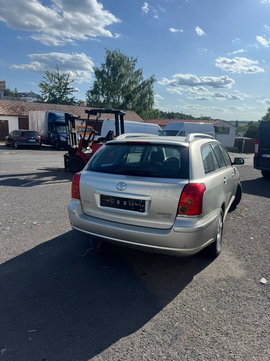 Toyota Avensis 2,2 diesel - 8