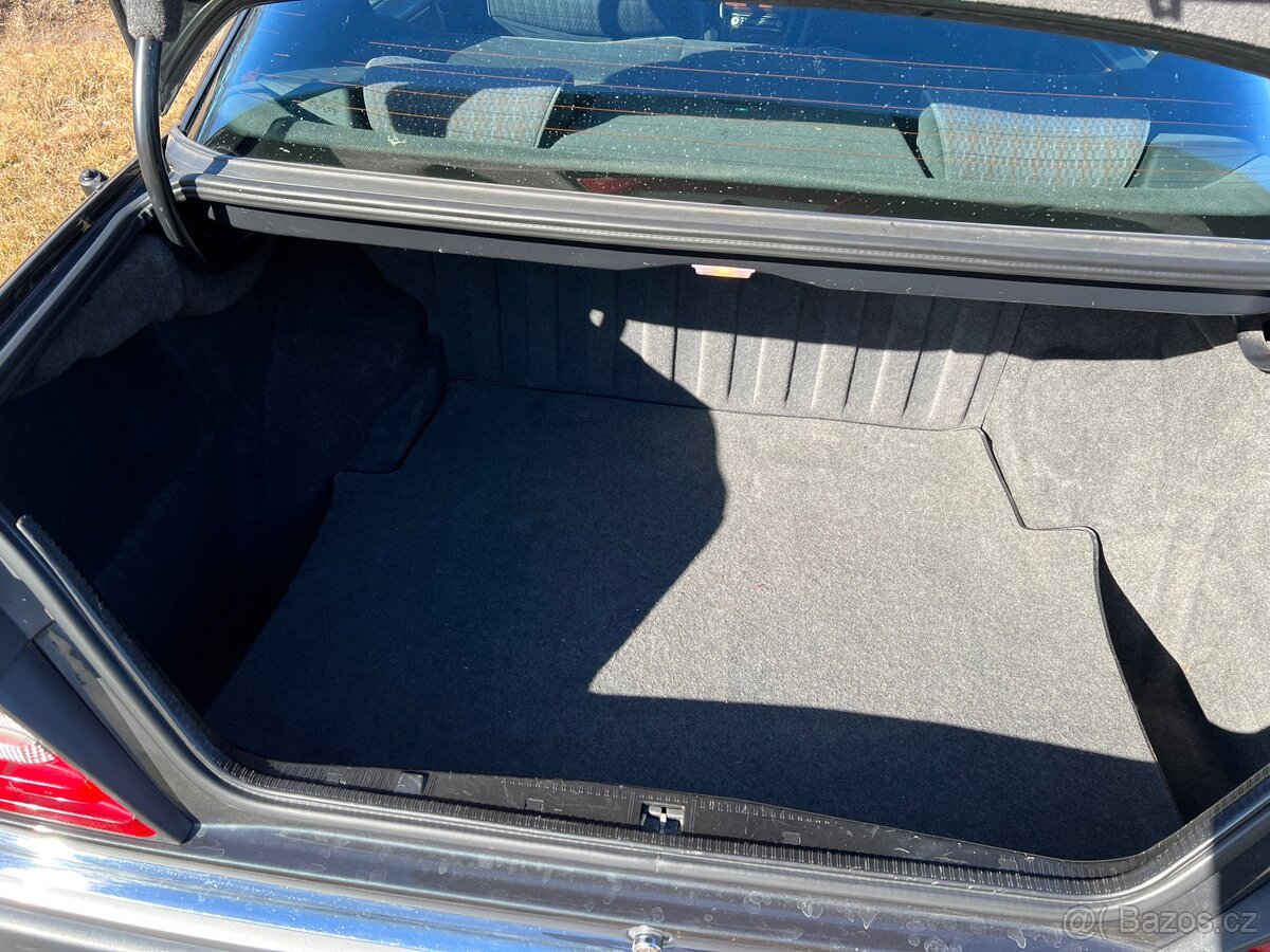Snížená cena -Mercedes-Benz E220 Typ 11960 - 8