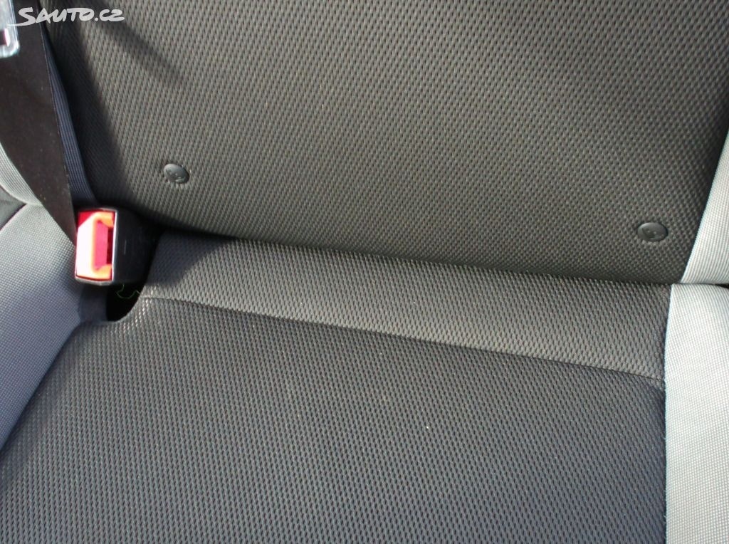 Ford Focus 1,6 16V kombi parksenzory,vyhřív sedadla,serviska - 8