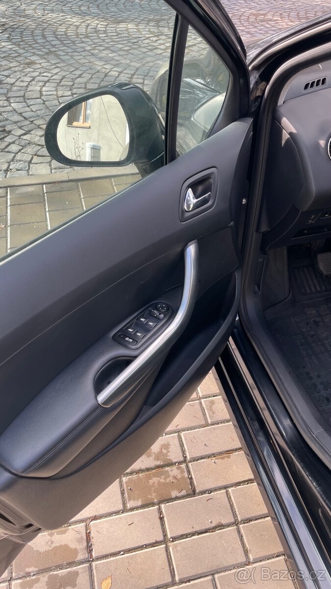 Peugeot 308 SW, 1.6 HDI, 7 míst, top výbava - 8