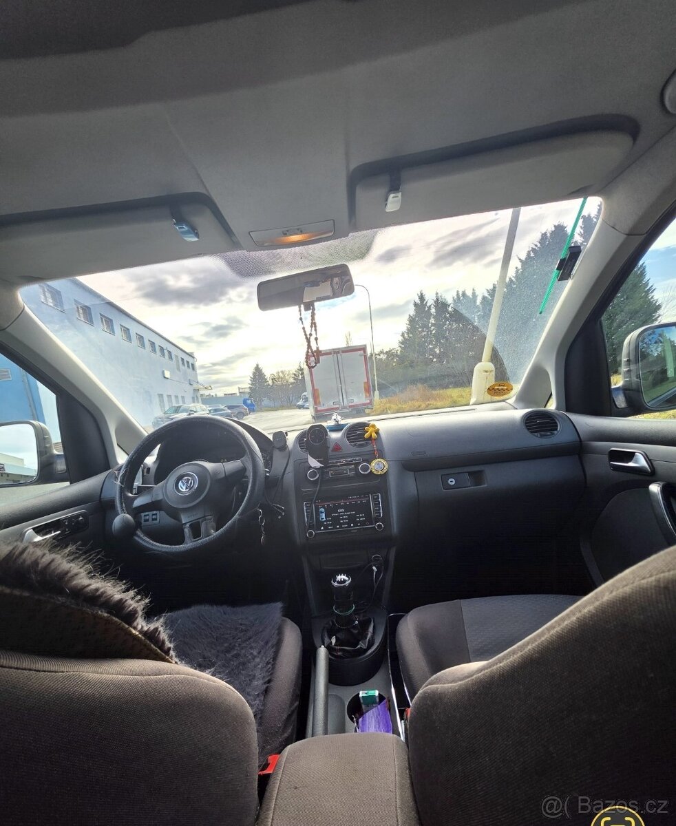 VW CADDY MAXI 1,6 TDI - 75 kW, 7 MÍST, PARK. SENZORY - 8
