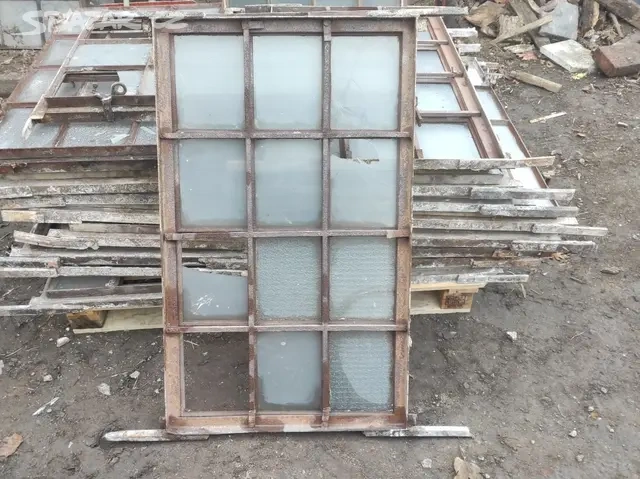 Staré železné okno, 9 ks-100x60cm, fabrické okno - 8