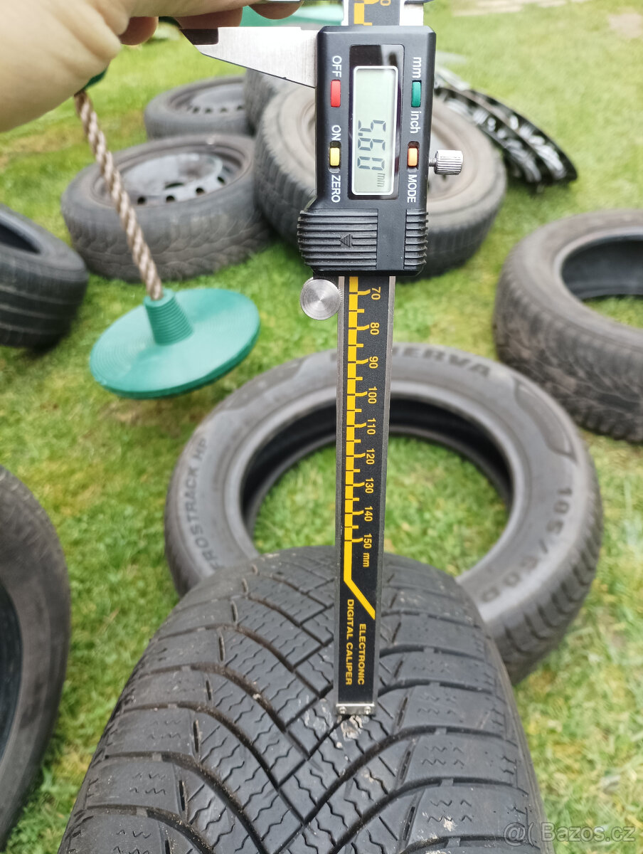 Pneu a kola Renault R15 - 8