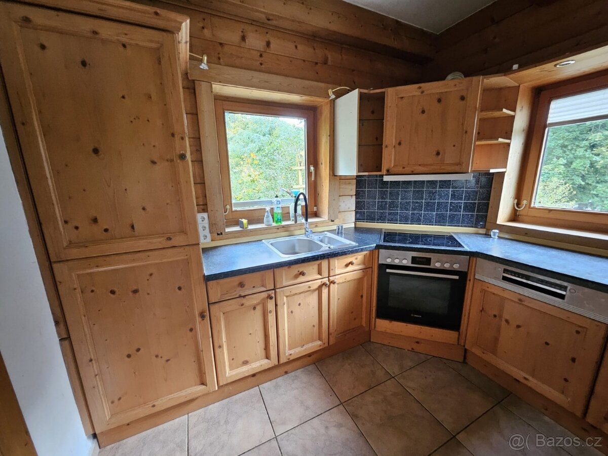 Masivní kuchyňská linka z Německa se spotřebiči - 8