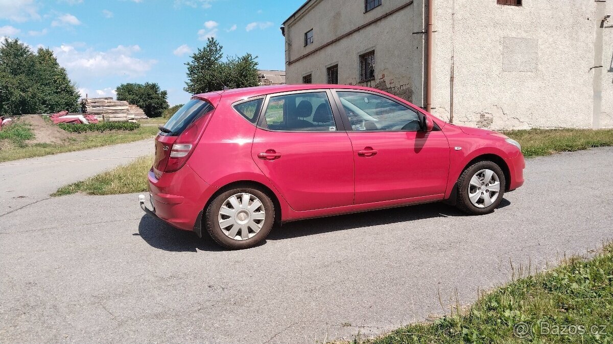 hyundai i30 1,4 16V - 8
