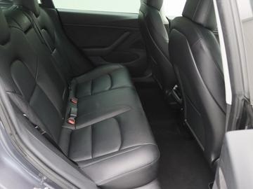 Tesla Model 3 Long Range (Refresh) – SOH 98%, DPH, top stav - 8