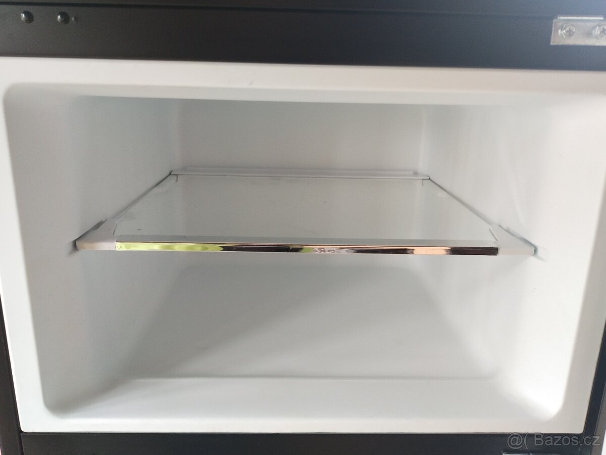 Černá lednice ETA - 8