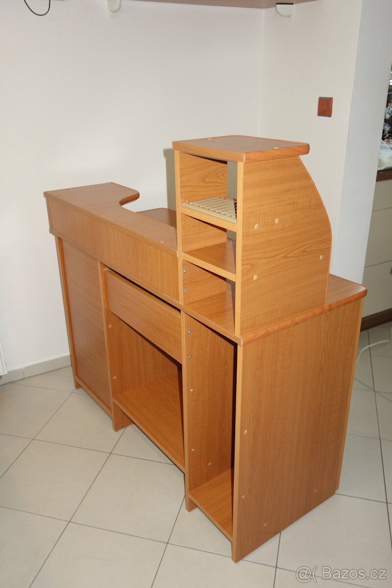 Počítačový, psací stůl / stolek - 8