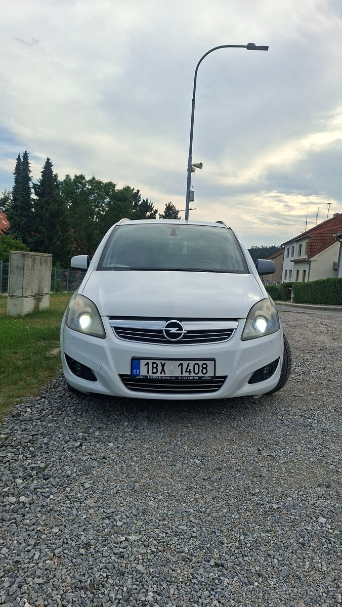 Opel zafira B - 8