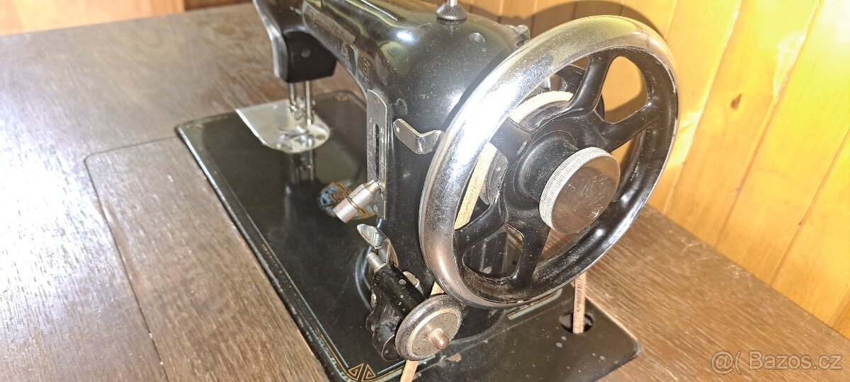 Šicí stroj Lada - 8