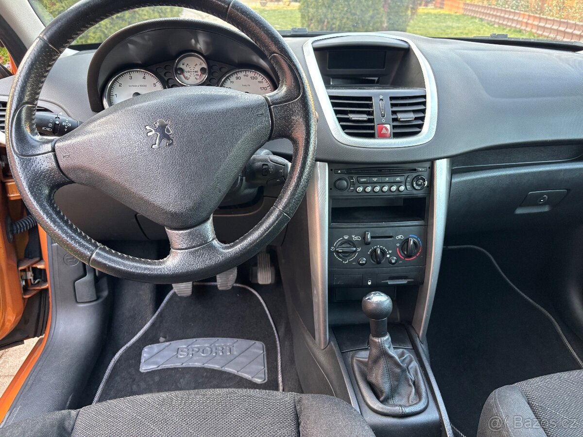 PREDÁM PEUGEOT 207 1,4i - 8