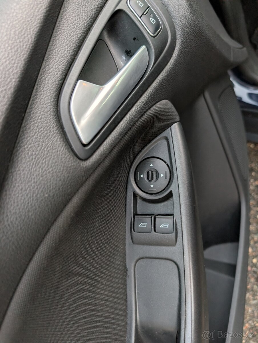 Ford Focus Kombi 1,6 CZ, DPH 2017, 218.000 km - 8