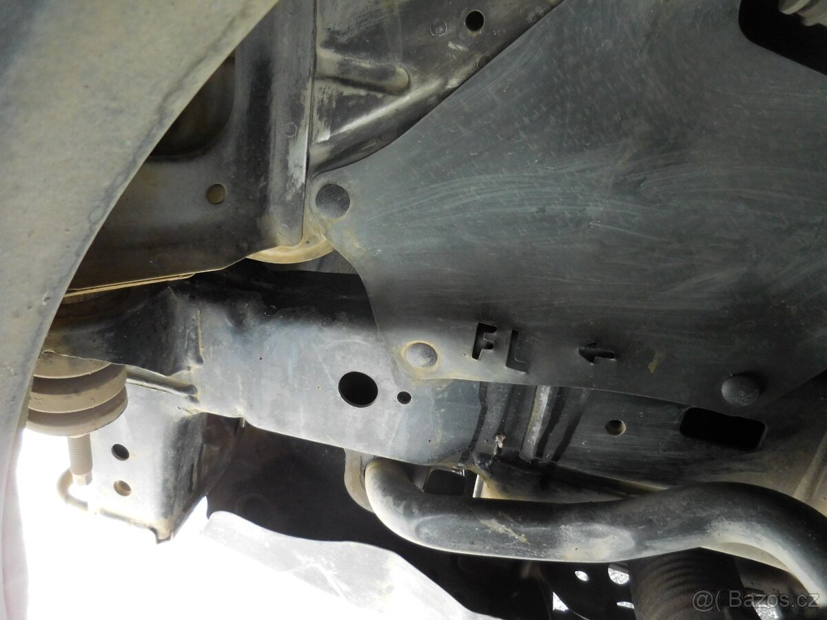 Toyota Land cruiser 120 3,0 122KW pôvodný lak/Top bez hrdze - 8