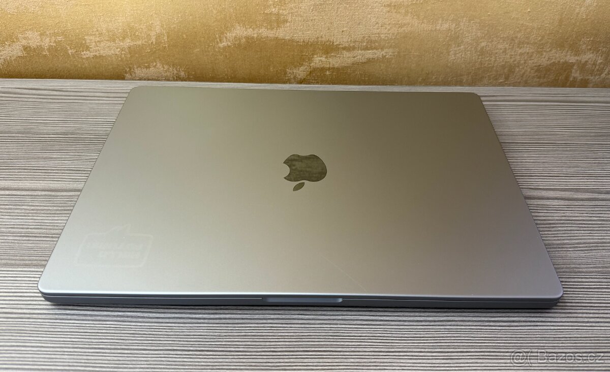 MacBook Pro 16" 2021 M1 Pro 16GB 512GB šedý - 8